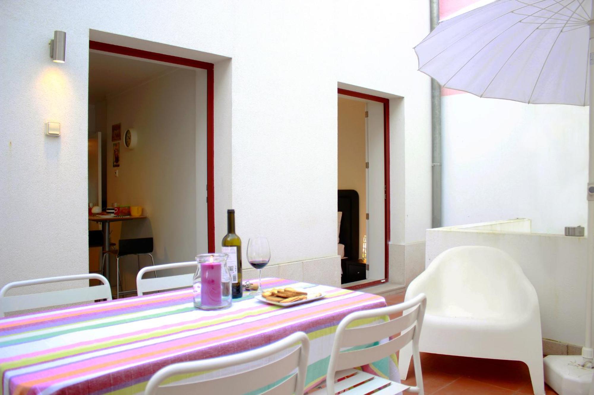 Joivy Modern 1-Bed Apt With Terrace, Moments From Sao Bento Palace Лиссабон Экстерьер фото