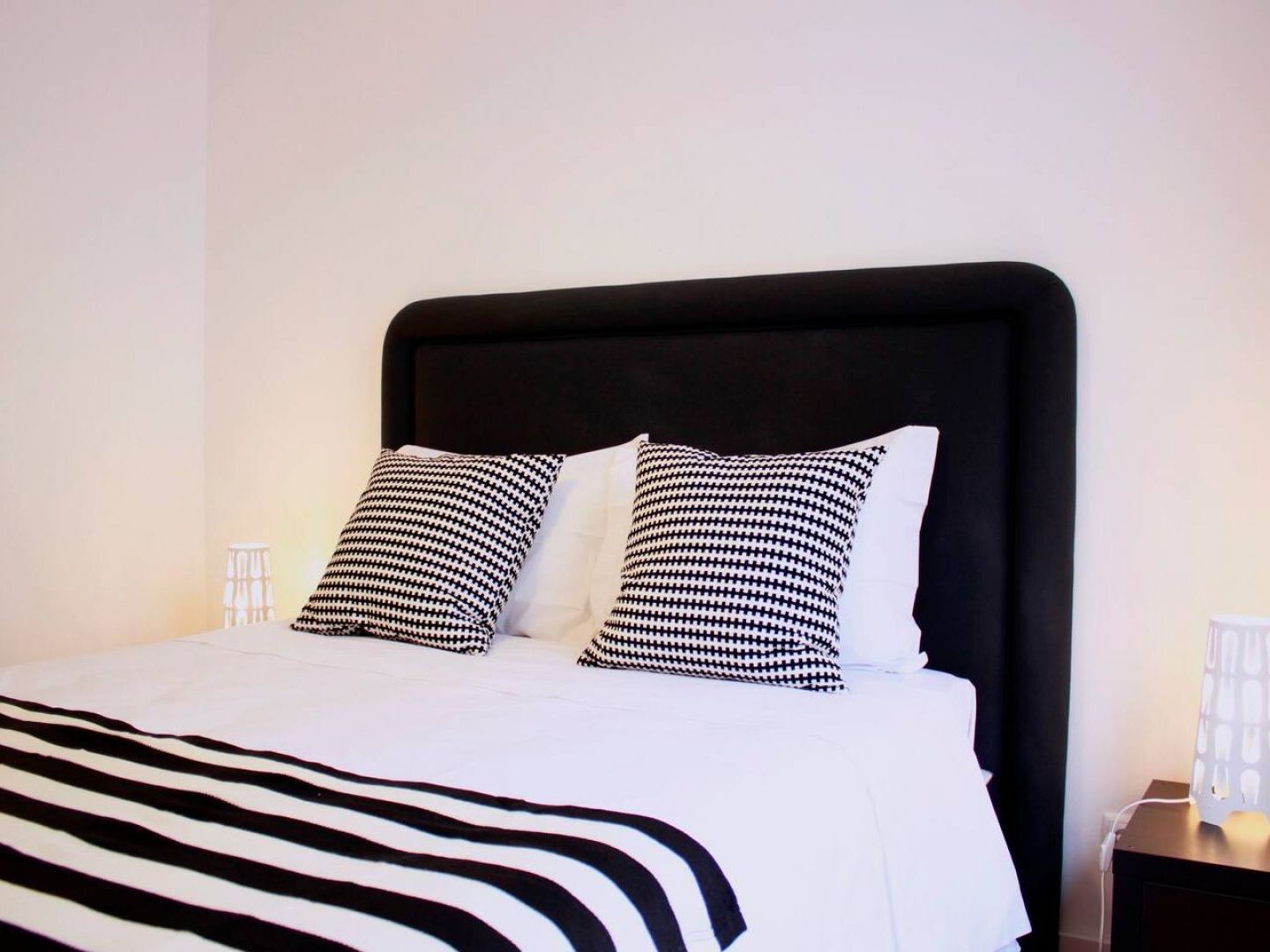 Joivy Modern 1-Bed Apt With Terrace, Moments From Sao Bento Palace Лиссабон Экстерьер фото