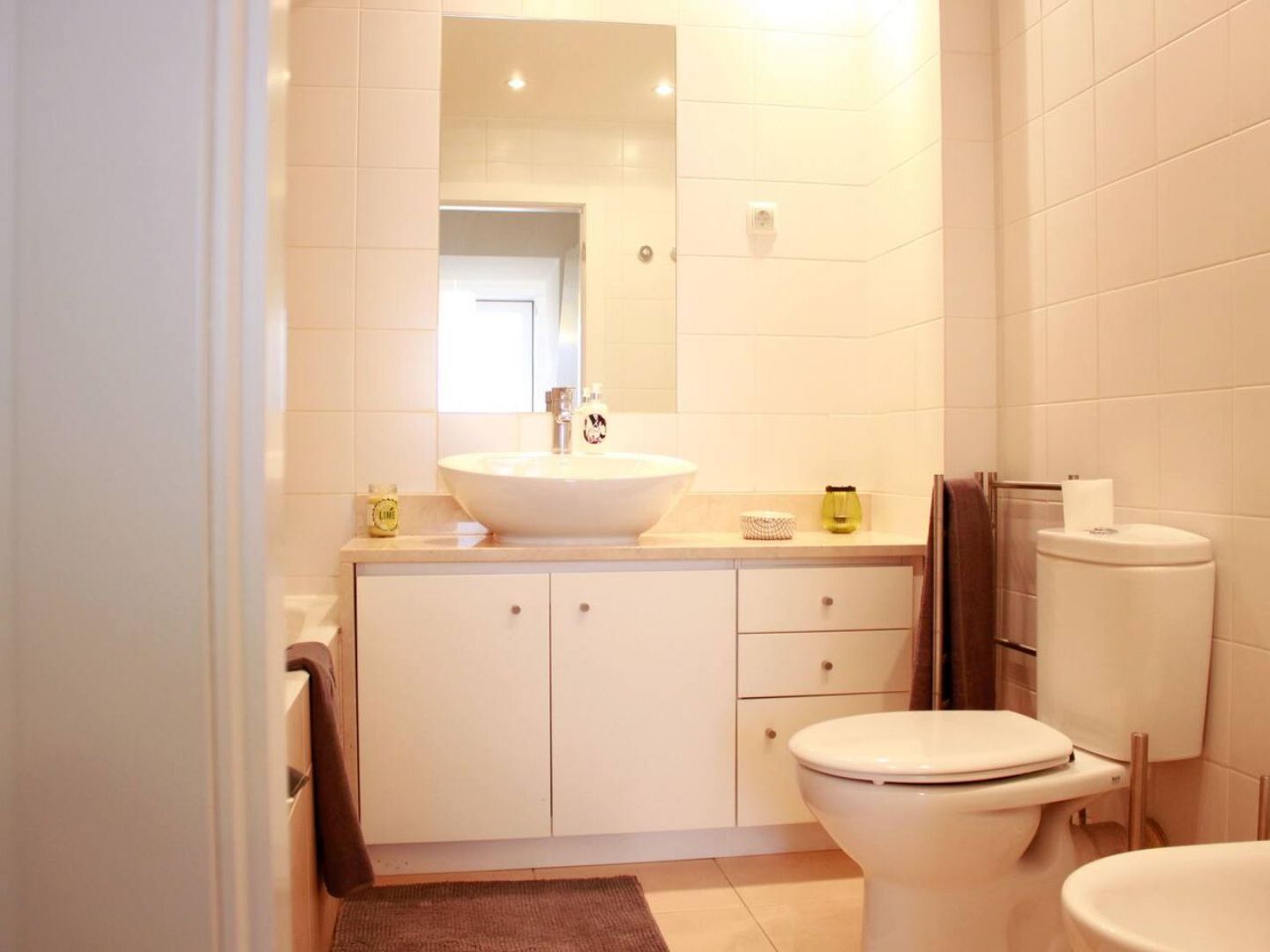 Joivy Modern 1-Bed Apt With Terrace, Moments From Sao Bento Palace Лиссабон Экстерьер фото